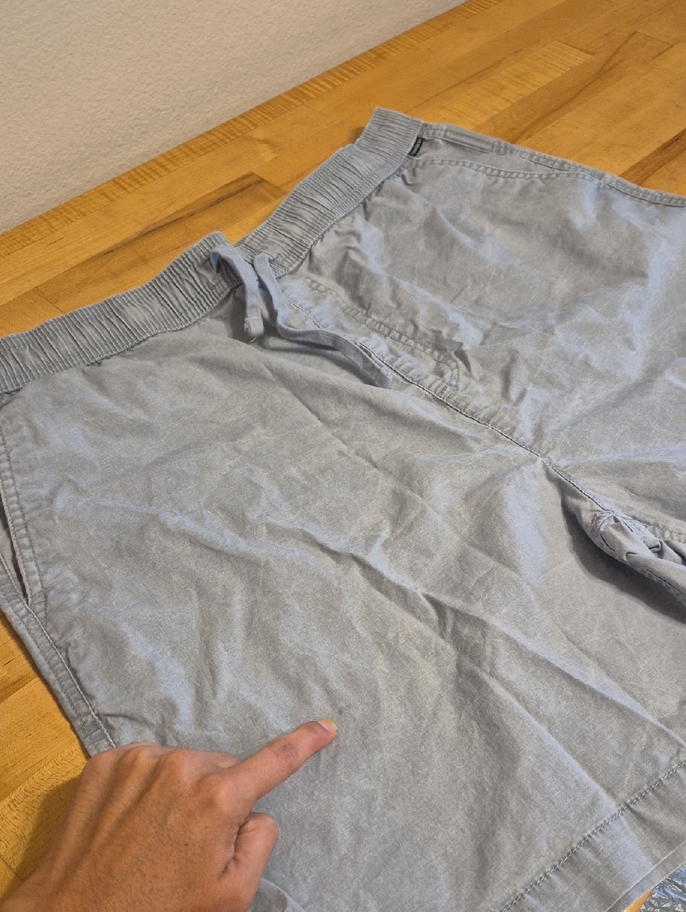 Quicksilver Shorts - Picture 3 of 11